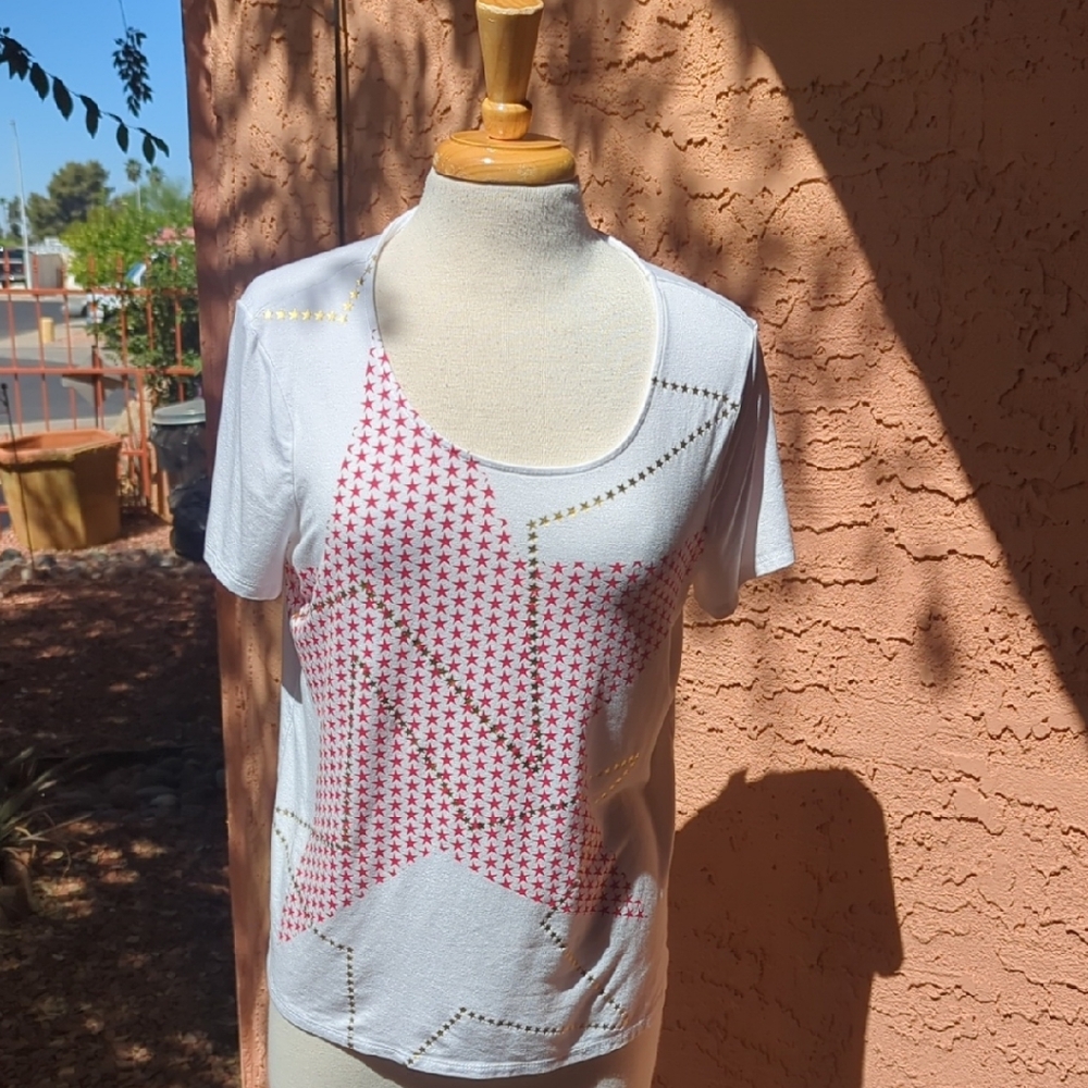 Chico's White Short-Sleeve Star Print Tee with Pink Stars